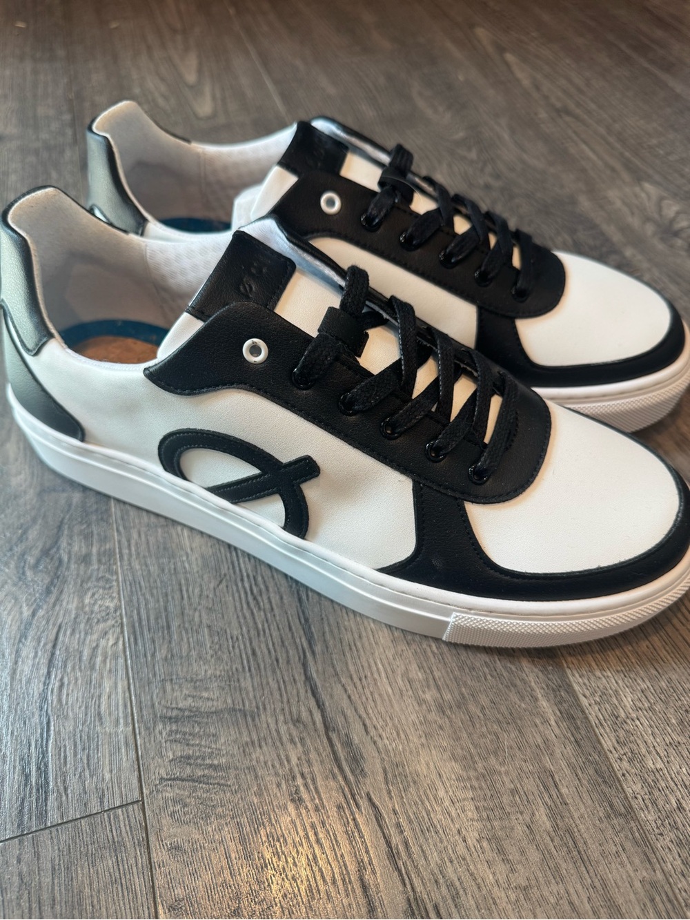 LOCI Classic Sneakers Size 43 Women’s 11 Mens 10 NWOB